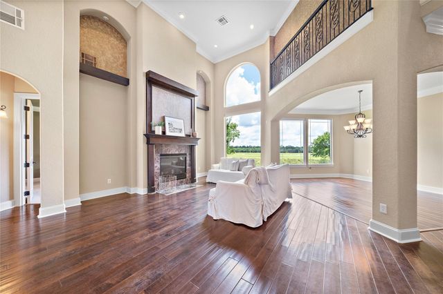 19182 Grandview Point, Montgomery, TX 77356