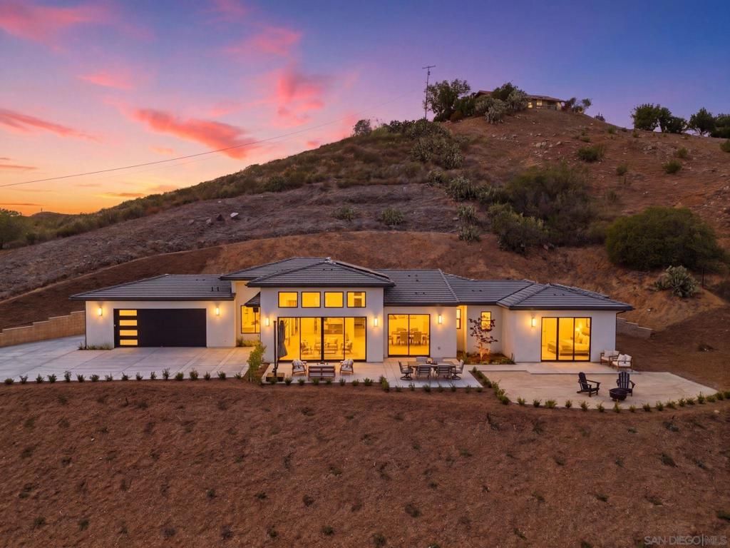 Image 1 of property listing at 3916 Citrus, Fallbrook, CA 92028