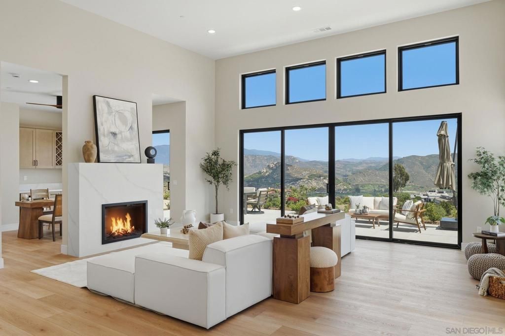 Image 3 of property listing at 3916 Citrus, Fallbrook, CA 92028