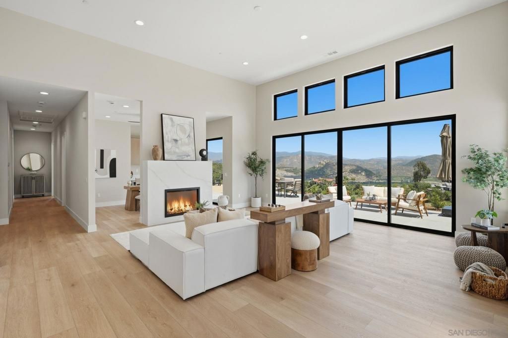 Image 5 of property listing at 3916 Citrus, Fallbrook, CA 92028