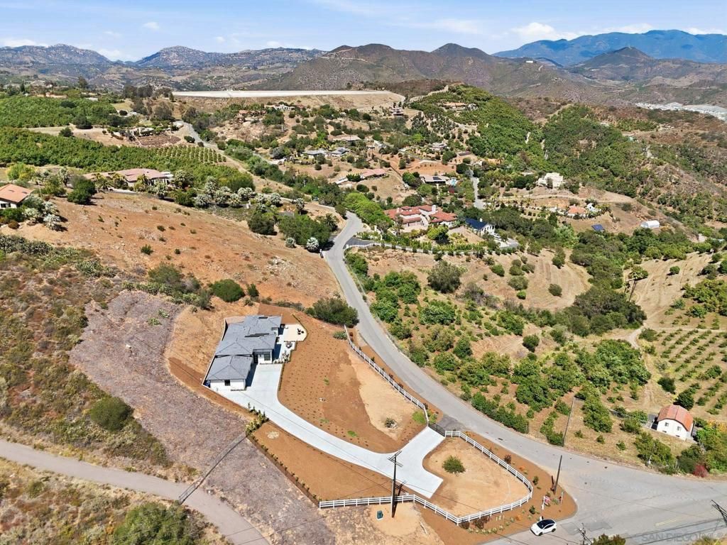 Image 50 of property listing at 3916 Citrus, Fallbrook, CA 92028