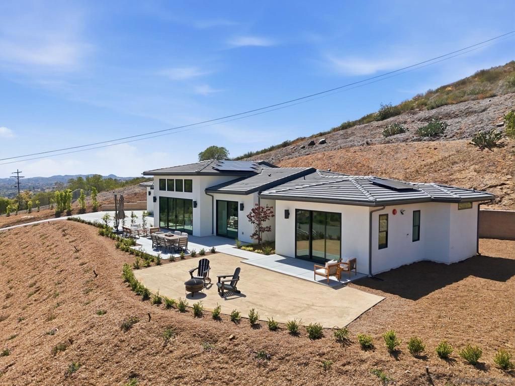 Image 56 of property listing at 3916 Citrus, Fallbrook, CA 92028