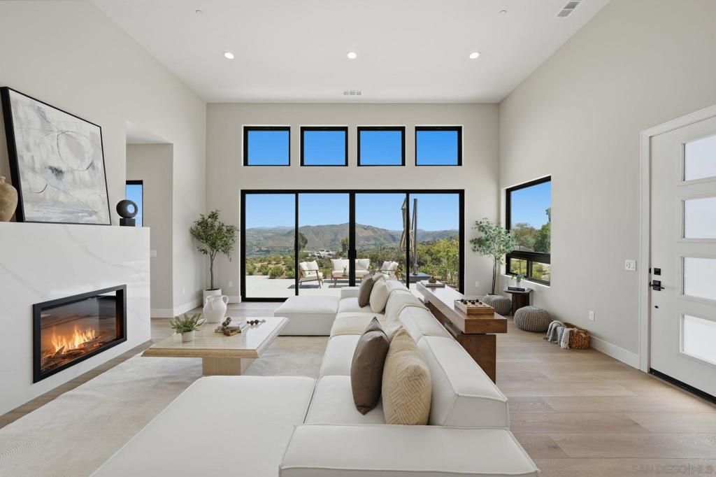 Image 6 of property listing at 3916 Citrus, Fallbrook, CA 92028