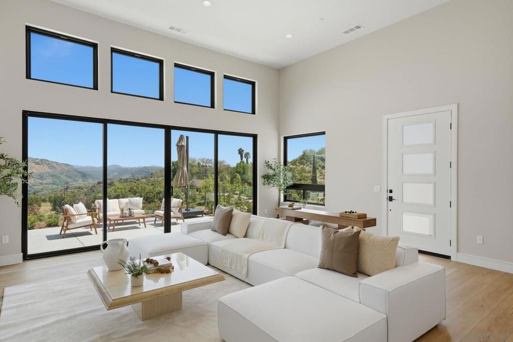 Image 7 of property listing at 3916 Citrus, Fallbrook, CA 92028