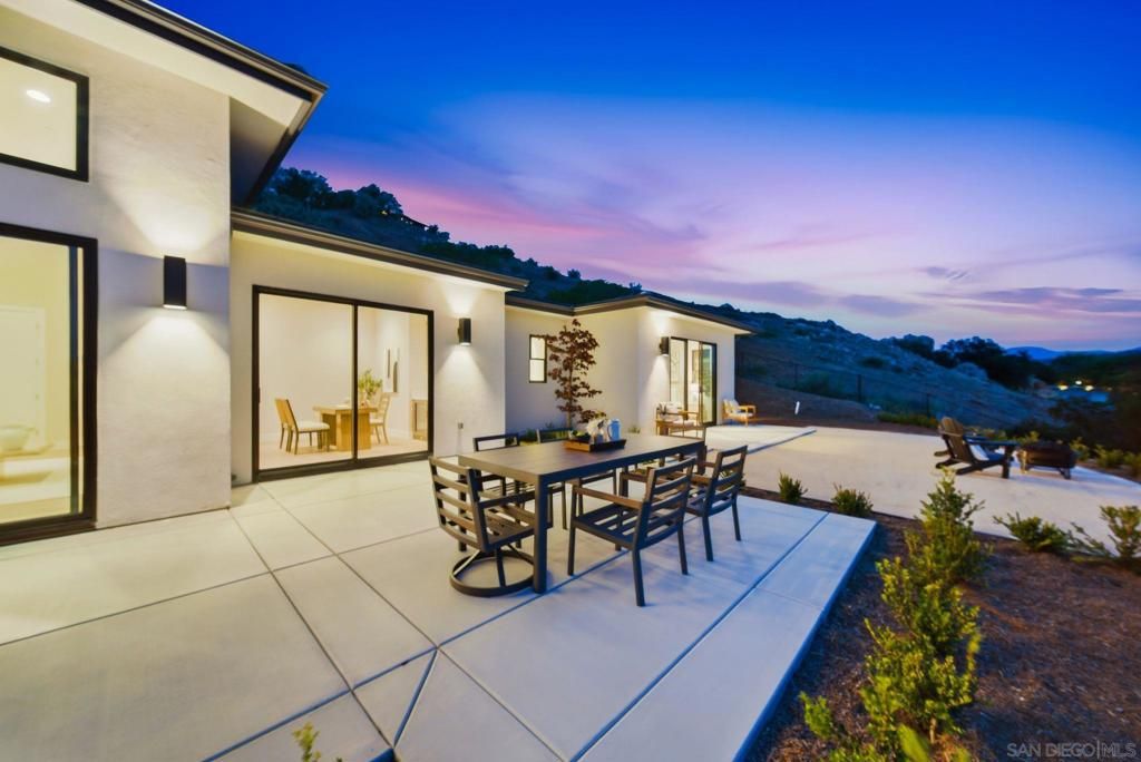 Image 70 of property listing at 3916 Citrus, Fallbrook, CA 92028