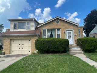 1860 Buckingham Avenue, Westchester, IL 60154