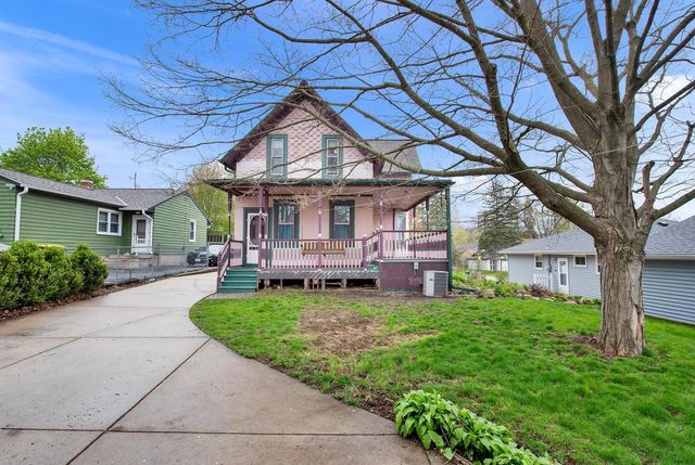 116 N Washington AVENUE, Waukesha, WI 53188