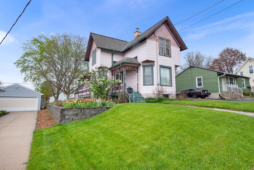 116 N Washington AVENUE, Waukesha, WI 53188