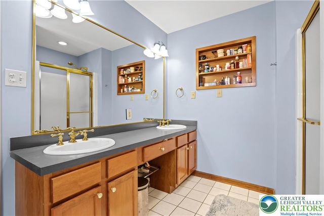 181 Lower Cherry Valley Road, Hamilton Twp, PA 18353