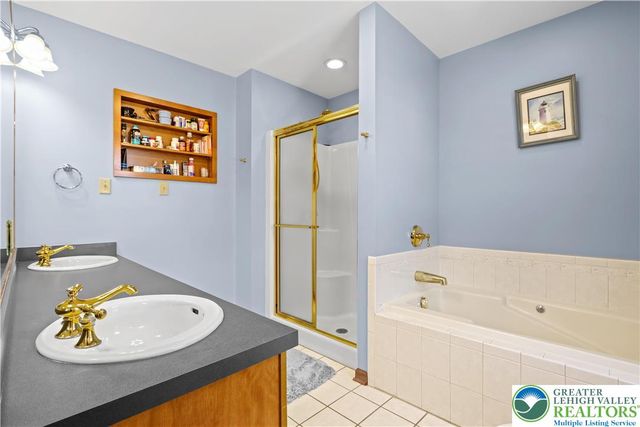 181 Lower Cherry Valley Road, Hamilton Twp, PA 18353