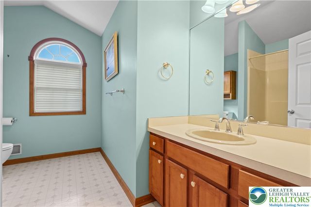 181 Lower Cherry Valley Road, Hamilton Twp, PA 18353