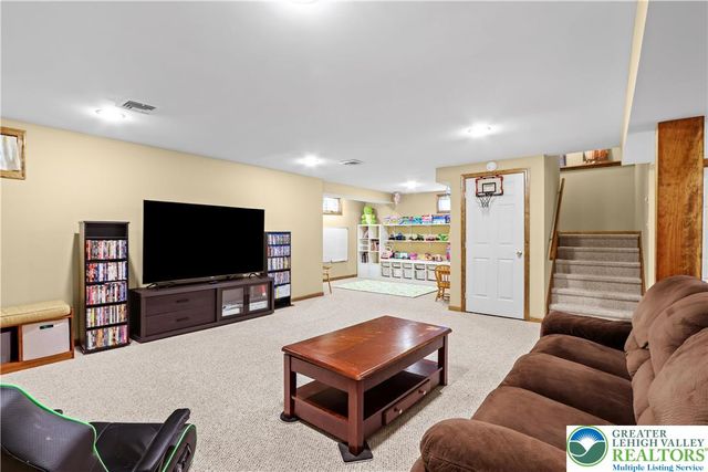 181 Lower Cherry Valley Road, Hamilton Twp, PA 18353