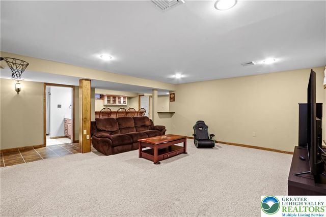 181 Lower Cherry Valley Road, Hamilton Twp, PA 18353