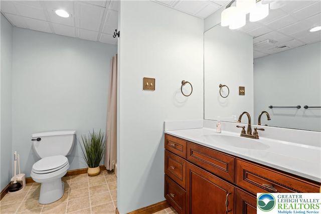 181 Lower Cherry Valley Road, Hamilton Twp, PA 18353