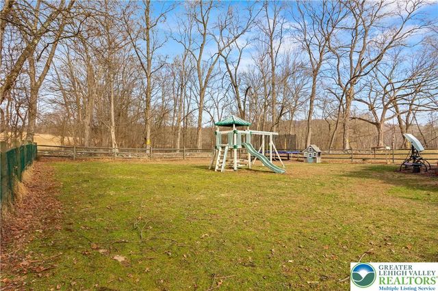 181 Lower Cherry Valley Road, Hamilton Twp, PA 18353