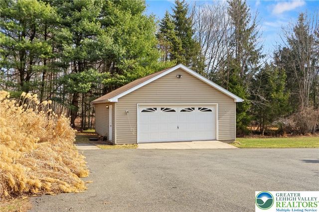 181 Lower Cherry Valley Road, Hamilton Twp, PA 18353