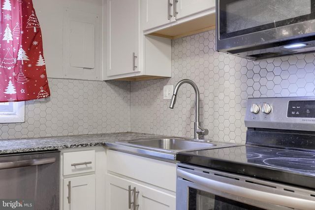 1754 DEVERS RD, York, PA 17404