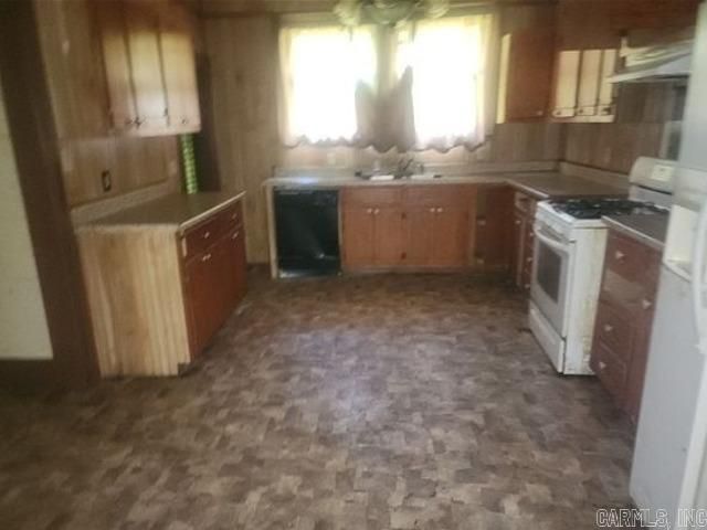 1411 Dixon Lane, Pine Bluff, AR 71603