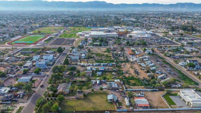 832 E ROESER Road -, Phoenix, AZ 85040