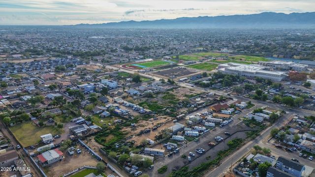 832 E ROESER Road -, Phoenix, AZ 85040