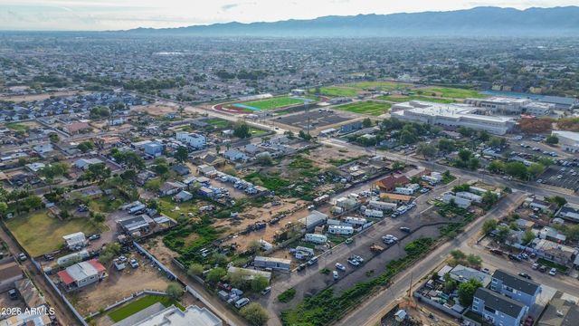 832 E ROESER Road -, Phoenix, AZ 85040