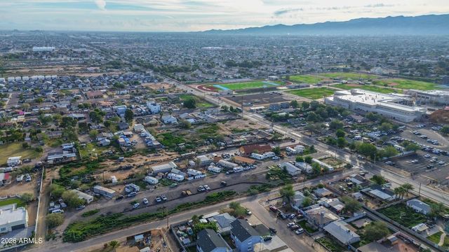 832 E ROESER Road -, Phoenix, AZ 85040