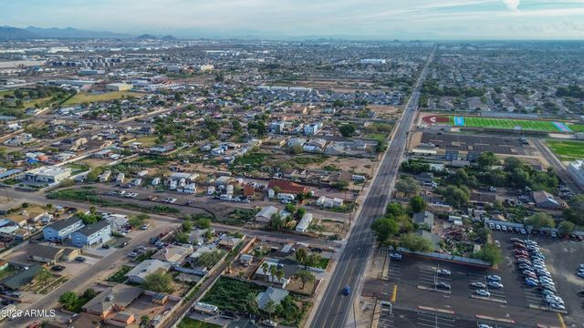 832 E ROESER Road -, Phoenix, AZ 85040