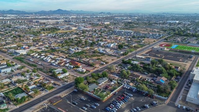 832 E ROESER Road -, Phoenix, AZ 85040