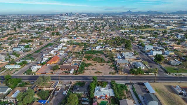 832 E ROESER Road -, Phoenix, AZ 85040
