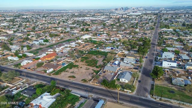 832 E ROESER Road -, Phoenix, AZ 85040