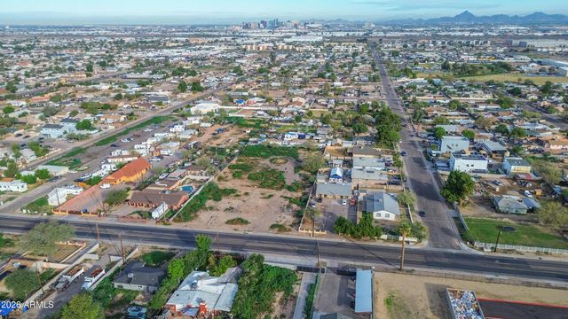 832 E ROESER Road -, Phoenix, AZ 85040