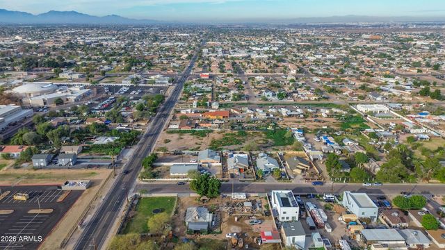 832 E ROESER Road -, Phoenix, AZ 85040