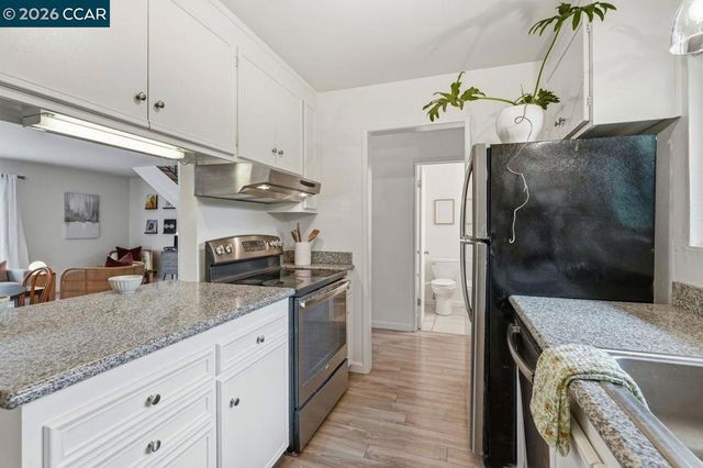 2115 Central 5, Alameda, CA 94501