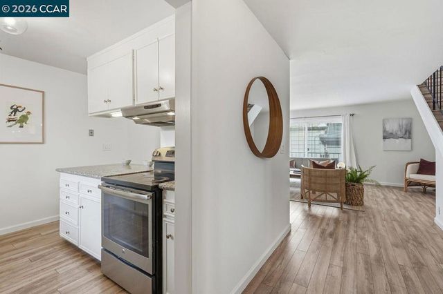 2115 Central 5, Alameda, CA 94501
