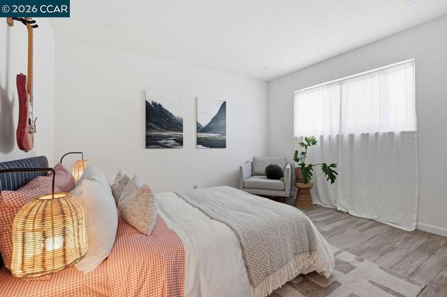 2115 Central 5, Alameda, CA 94501