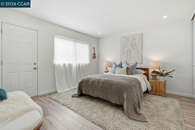 2115 Central 5, Alameda, CA 94501