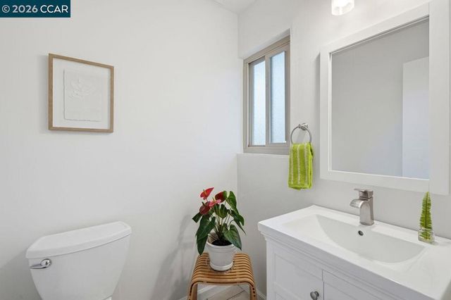 2115 Central 5, Alameda, CA 94501