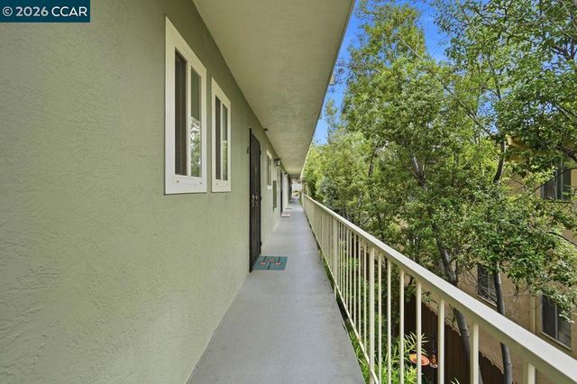 2115 Central 5, Alameda, CA 94501