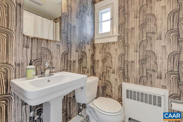1426 DAIRY RD, Charlottesville, VA 22903