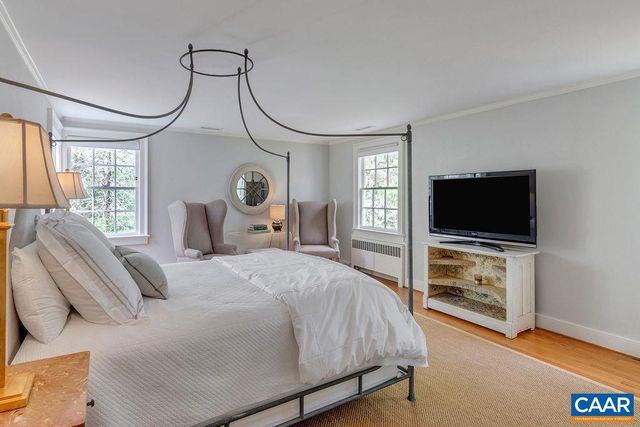 1426 DAIRY RD, Charlottesville, VA 22903