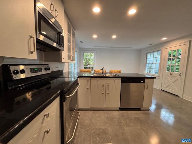 1426 DAIRY RD, Charlottesville, VA 22903