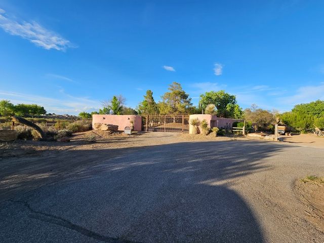 625 CAMINO DE CORRALES DEL NORTE, Corrales, NM 87048