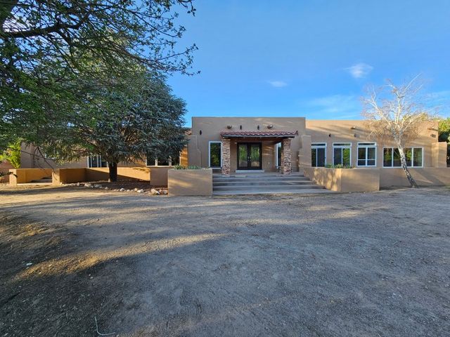 625 CAMINO DE CORRALES DEL NORTE, Corrales, NM 87048