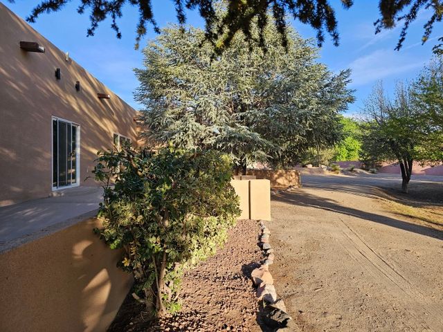 625 CAMINO DE CORRALES DEL NORTE, Corrales, NM 87048