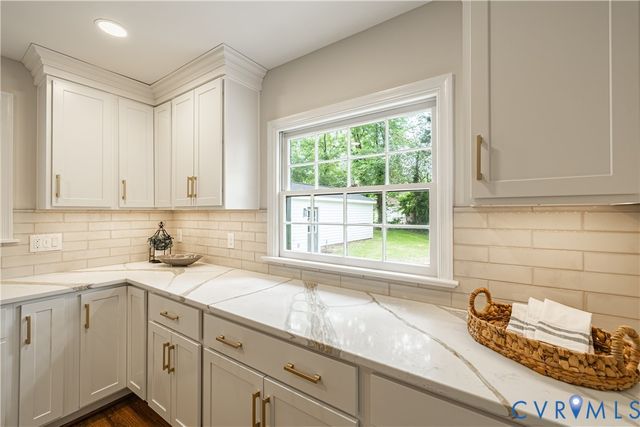 10411 Duryea Dr, Richmond, VA 23235