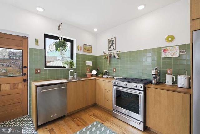 2043 N 3RD ST, Philadelphia, PA 19122