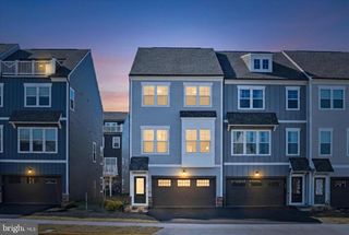 18351 MOSS GARDEN RD, Dumfries, VA 22026