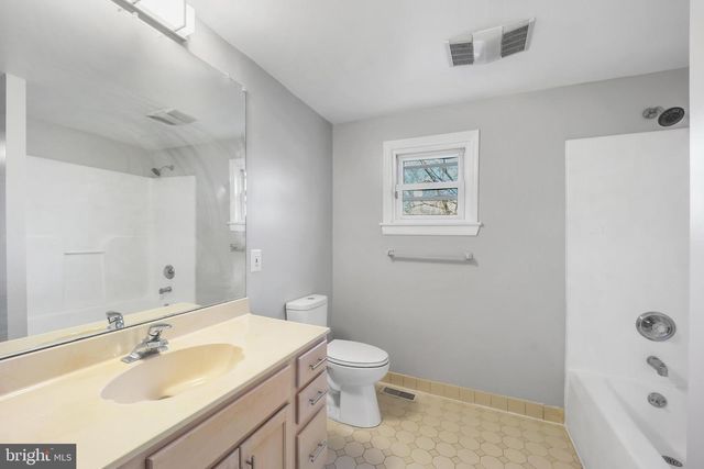 101 RAILROAD BLVD, Cherry Hill, NJ 08003