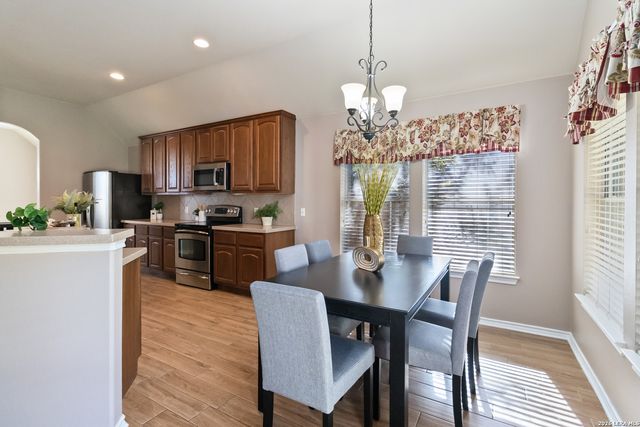 1716 Oak Wind, New Braunfels, TX 78132