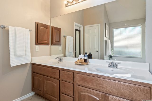 1716 Oak Wind, New Braunfels, TX 78132